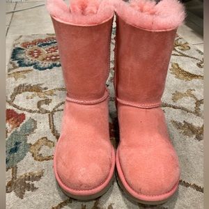 Women’s pink UGGs Bailey bow ll size 7
